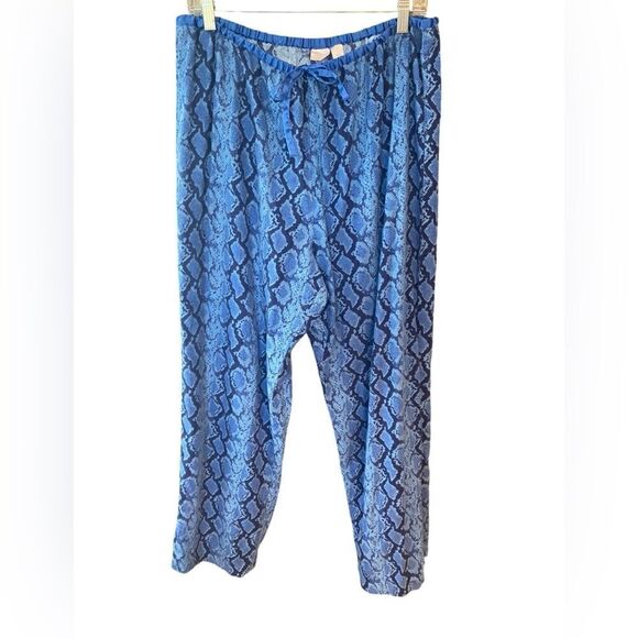 Victoria Secret Sz L Blue Snakeprint Flannel 2Piece Top Bottom Pajamas - Picture 8 of 11
